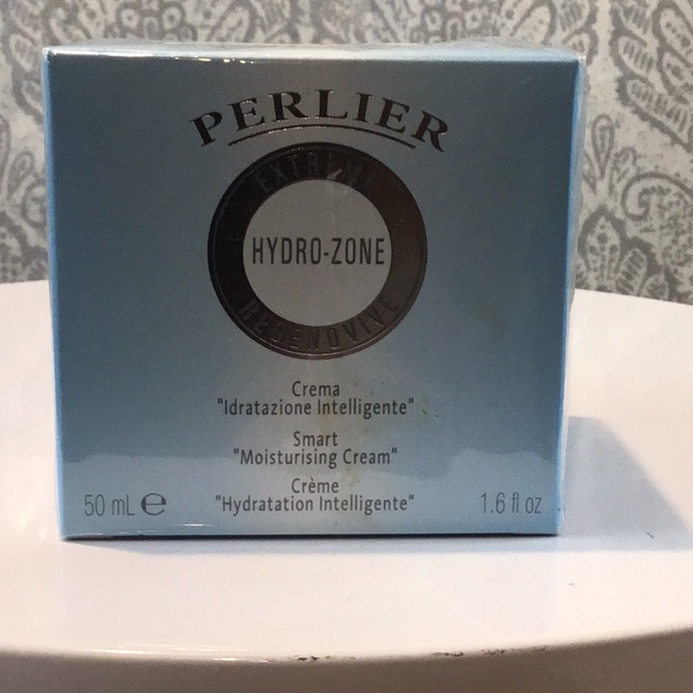 NWOT....Hydro-Zone “EXTREME REGENOVIVE” Smart Moisturizing Creme 1.6 oz